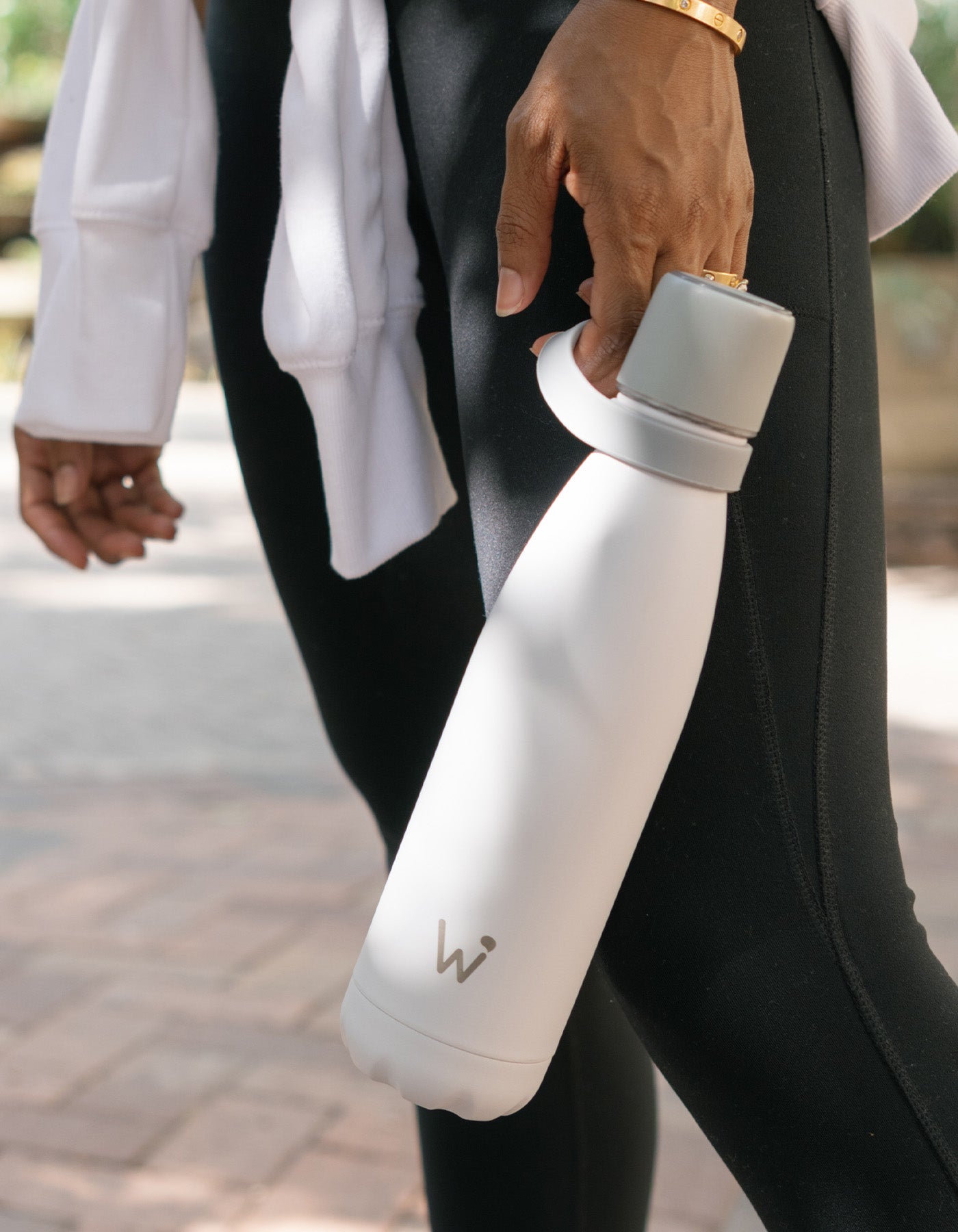 Water.io grey bottle handle